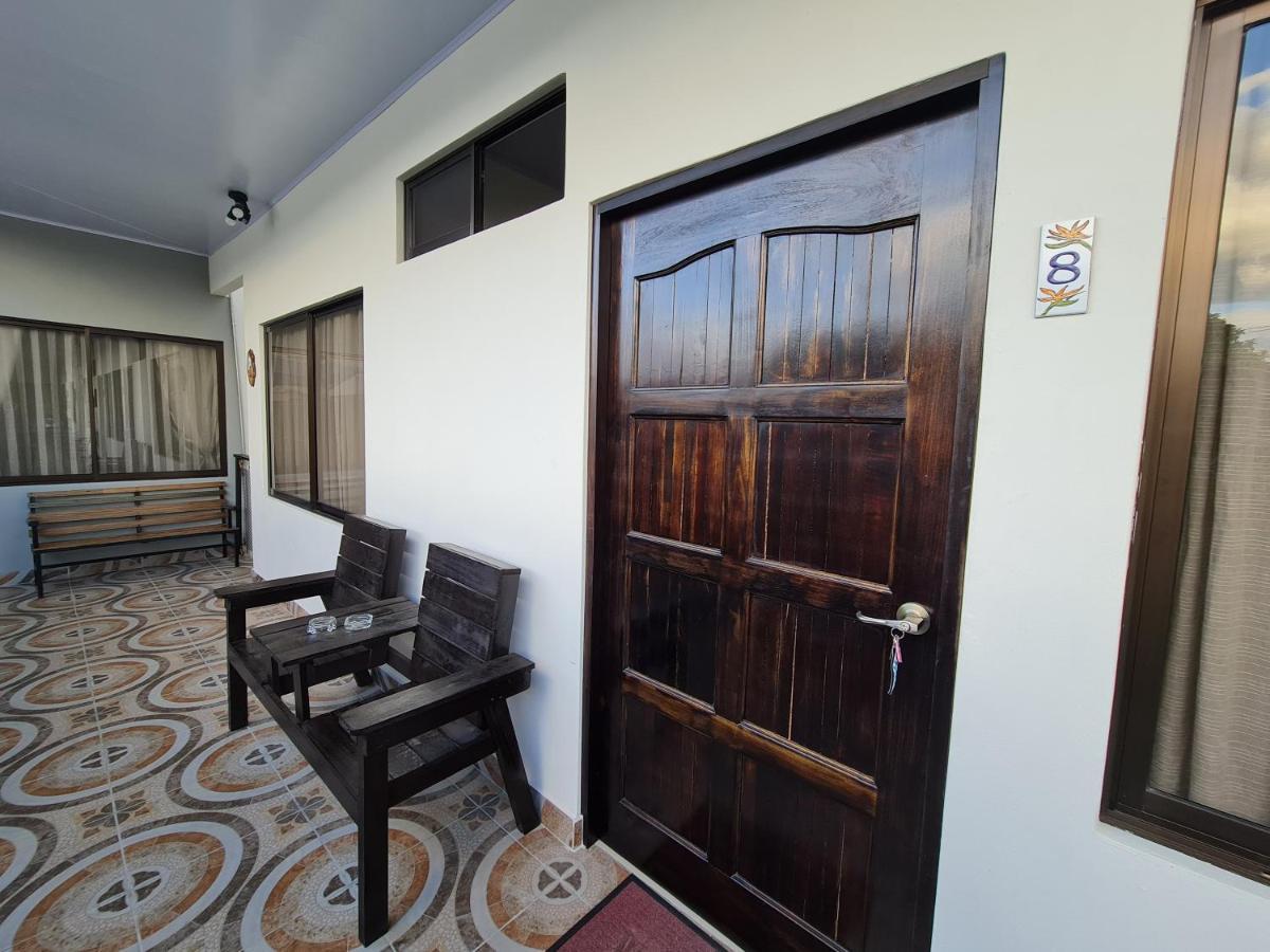Ave Del Paraiso Apartment *